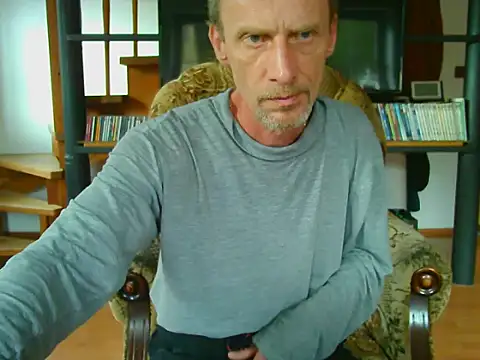 Snapshot of xxBareBabyxx chatting on 10/15/25, 10:34 xxBareBabyxx online show from 10/15/25, 10:34