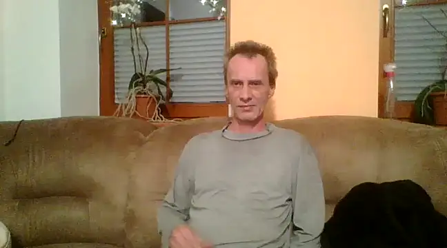 Snapshot of xxBareBabyxx chatting on 12/12/24, 08:53 xxBareBabyxx online show from 12/12/24, 08:53