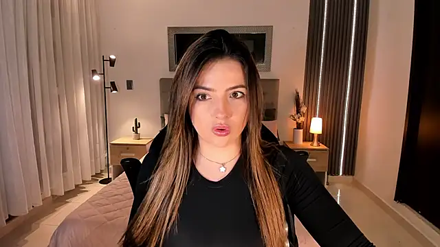 AmyWood online show from 02/18/25, 04:26