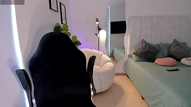 AmyWood online show from 04/07/26, 07:59