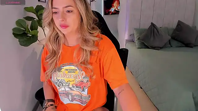 AmyWood online show from 02/25/26, 06:41