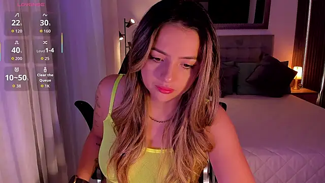 Snapshot of AmyWood chatting on 10/25/25, 01:56 AmyWood online show from 10/25/25, 01:56