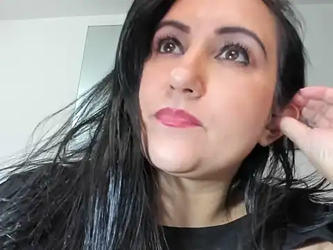 foxy-porn1 online show from 12/01/25, 08:21