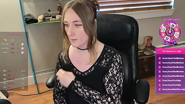 luluvaladon online show from 02/26/25, 01:14