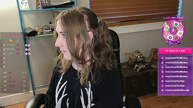 luluvaladon online show from 03/05/25, 12:38