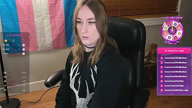 luluvaladon online show from 03/22/25, 01:43