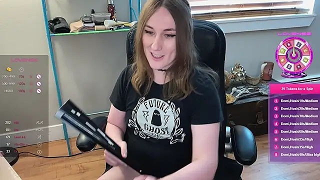 luluvaladon online show from 02/28/25, 08:50