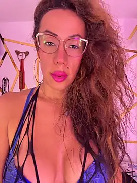 Snapshot of YOURSDEBORA chatting on 05/23/26, 06:29 YOURSDEBORA online show from 05/23/26, 06:29