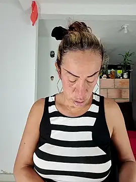 YOURSDEBORA online show from 11/25/25, 07:36