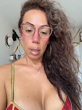 Snapshot of YOURSDEBORA chatting on 06/07/26, 07:41 YOURSDEBORA online show from 06/07/26, 07:41