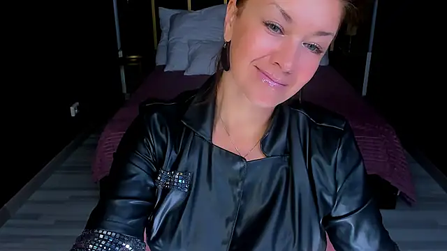 Snapshot of AnaMills chatting on 10/02/25, 10:40 AnaMills online show from 10/02/25, 10:40