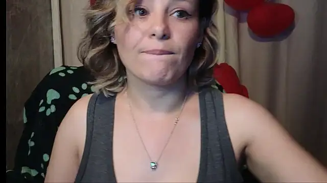 Snapshot of dagny-jo chatting on 03/07/25, 02:46 dagny-jo online show from 03/07/25, 02:46