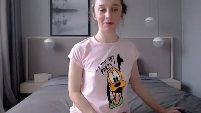 ShySchoolGirl online show from 10/28/25, 01:32