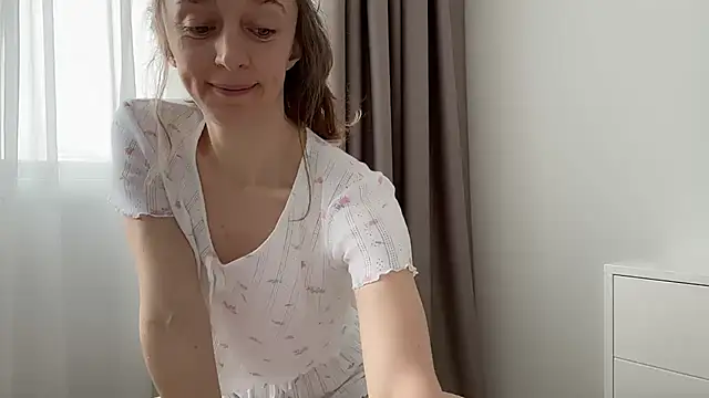 ShySchoolGirl online show from 02/27/26, 01:00