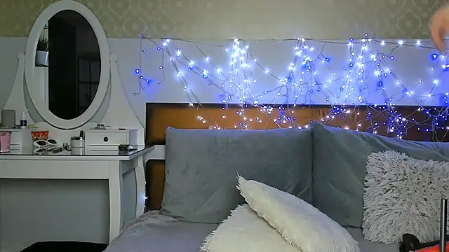 MiaBeeXX online show from 03/29/26, 05:47