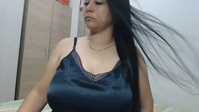 camilahot23 online show from 09/18/25, 01:19