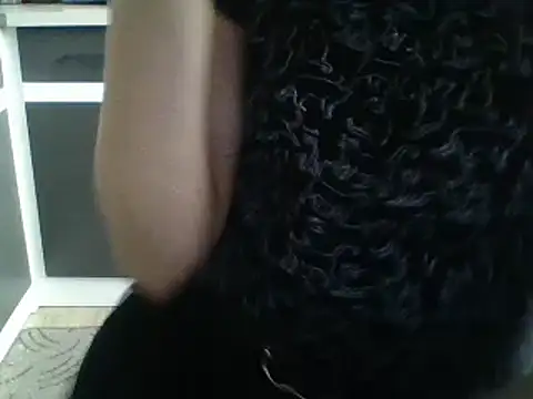 Snapshot of Katesweetkate chatting on 02/06/25, 01:32 Katesweetkate online show from 02/06/25, 01:32