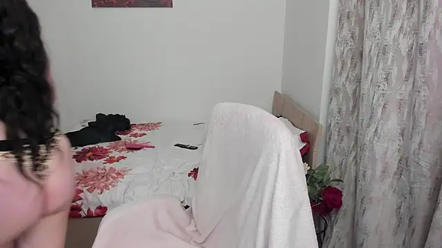 KrissLoona online show from 06/08/26, 08:09