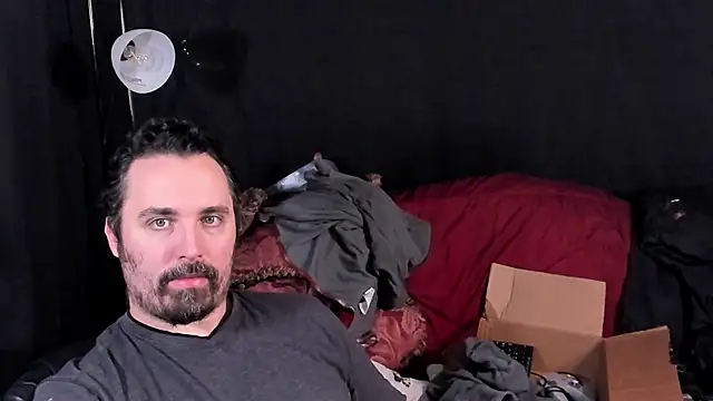 Metalstud online show from 12/01/25, 06:58