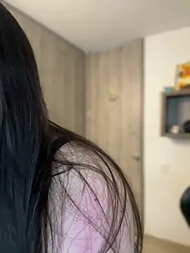 vaneelee online show from 04/15/26, 08:31