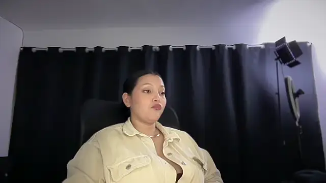 Snapshot of MarcellaGriffin chatting on 09/24/25, 12:40 MarcellaGriffin online show from 09/24/25, 12:40