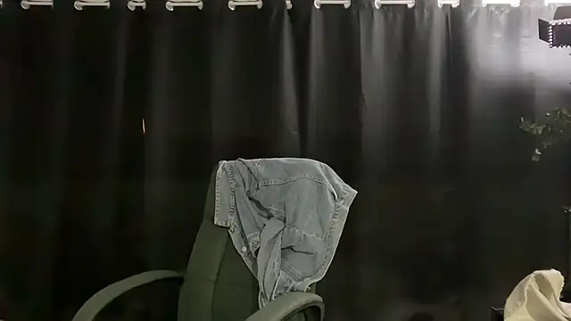 Snapshot of MarcellaGriffin chatting on 09/10/25, 12:31 MarcellaGriffin online show from 09/10/25, 12:31