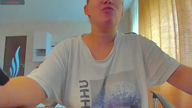 hot evil queen online show from 10/14/25, 10:49