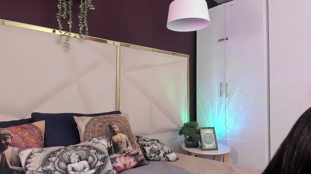 Inndrahot online show from 04/09/26, 03:52