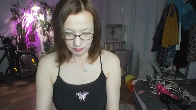 Constancia pure online show from 04/18/26, 11:34