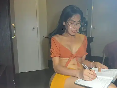 Angelchezcka online show from 12/05/25, 08:13