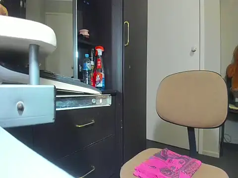 Angelchezcka online show from 02/11/26, 02:22