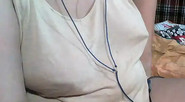 Snapshot of giga-bite chatting on 03/05/25, 04:57 giga-bite online show from 03/05/25, 04:57