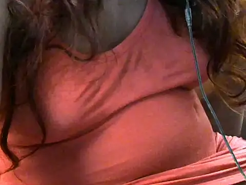 Snapshot of giga-bite chatting on 09/14/25, 07:09 giga-bite online show from 09/14/25, 07:09