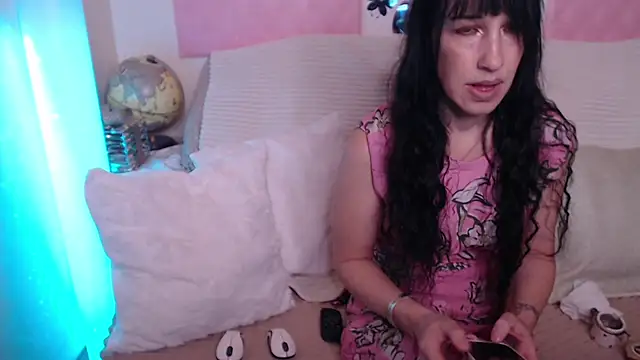 -carla- online show from 10/10/25, 04:35