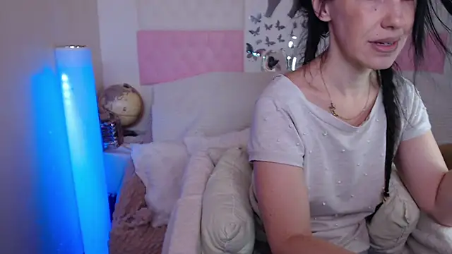 -carla- online show from 11/26/25, 02:39