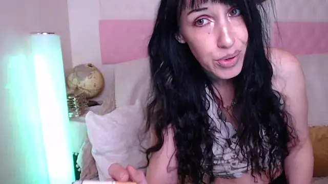 -carla- online show from 11/14/25, 06:17