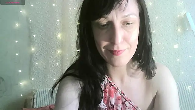 Snapshot of MarieODahliaS chatting on 02/11/26, 11:21 MarieODahliaS online show from 02/11/26, 11:21