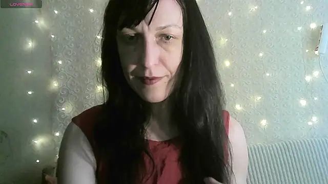 Snapshot of MarieODahliaS chatting on 02/05/26, 10:33 MarieODahliaS online show from 02/05/26, 10:33