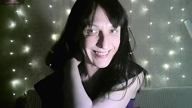 Snapshot of MarieODahliaS chatting on 12/19/25, 10:28 MarieODahliaS online show from 12/19/25, 10:28