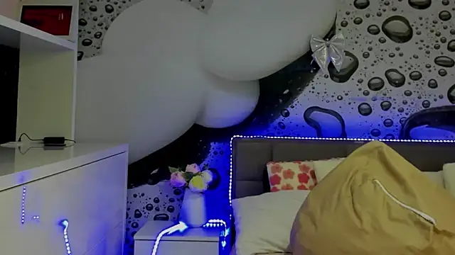 AlmaFancy online show from 04/01/26, 05:20