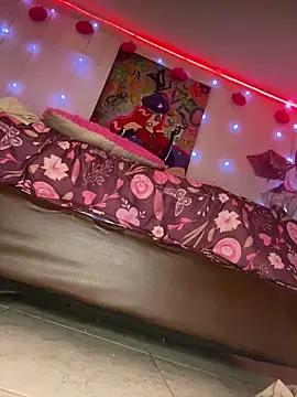 Emma Brown 12 online show from 02/08/25, 12:06