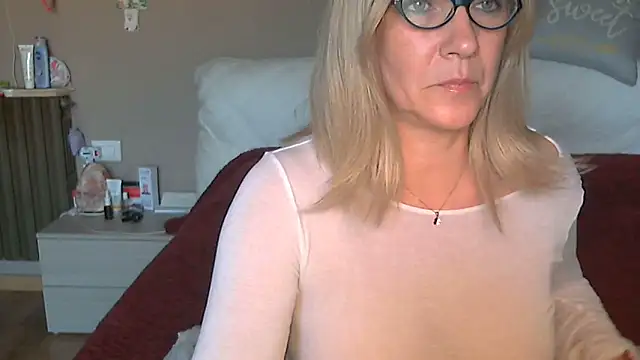 Snapshot of -K-- chatting on 04/08/26, 03:35 -K-- online show from 04/08/26, 03:35