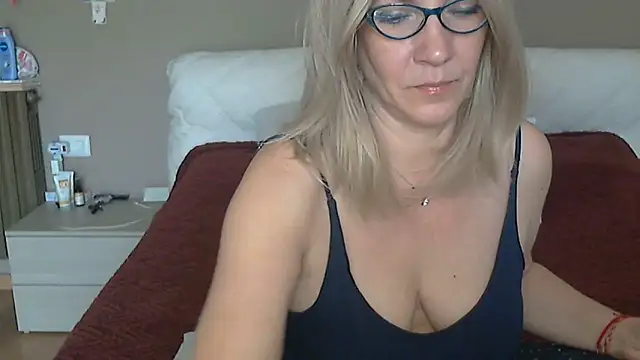 Snapshot of -K-- chatting on 04/14/26, 08:41 -K-- online show from 04/14/26, 08:41