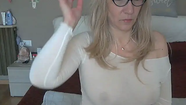 Snapshot of -K-- chatting on 03/25/26, 10:14 -K-- online show from 03/25/26, 10:14