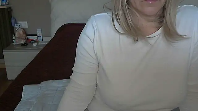 Snapshot of -K-- chatting on 02/16/26, 10:25 -K-- online show from 02/16/26, 10:25