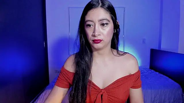 Snapshot of MeganWhite3 chatting on 05/26/26, 03:37 MeganWhite3 online show from 05/26/26, 03:37