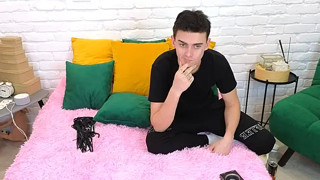 LandelRay online show from 02/18/25, 07:19