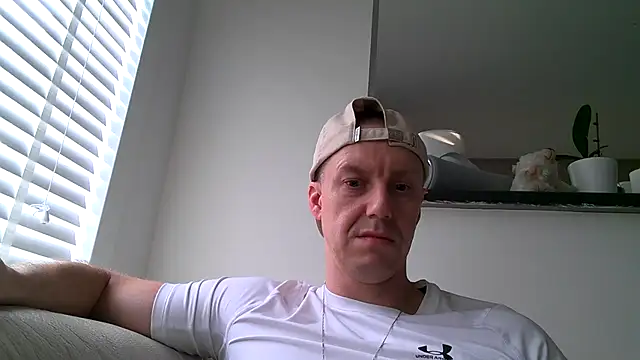 ploki2180 online show from 10/28/25, 02:05