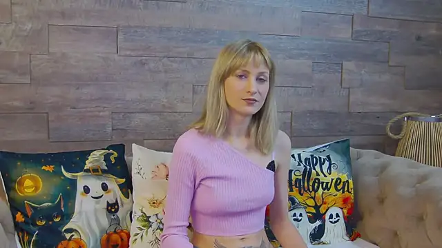 SiennaShapiro online show from 10/31/25, 03:52