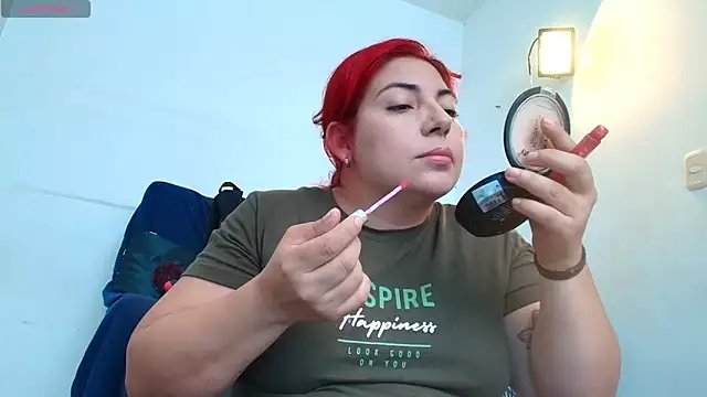 Snapshot of abigail_curvy chatting on 11/25/25, 02:06 abigail curvy online show from 11/25/25, 02:06